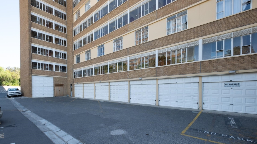 To Let 1 Bedroom Property for Rent in Loevenstein Western Cape